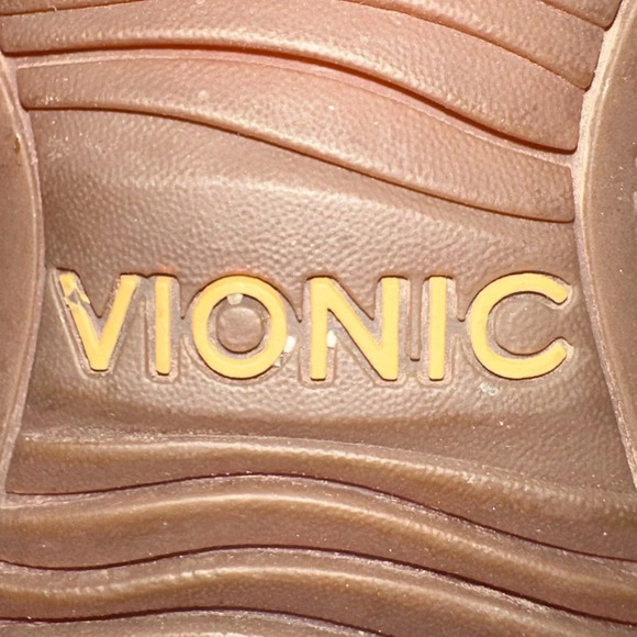 Vionic Size  6 - Picture 6 of 7